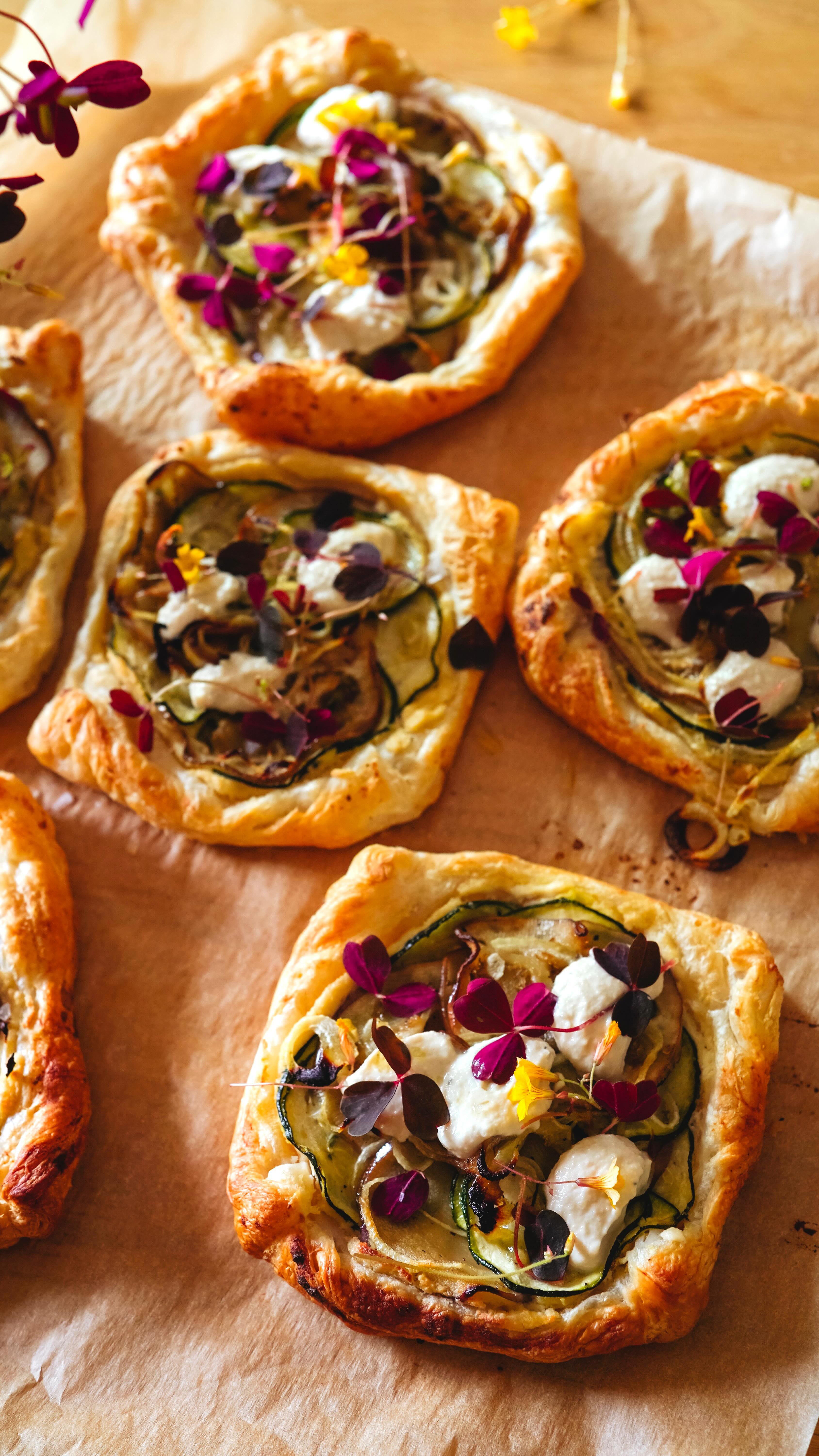 I’m excited for fall just as much as the next person you see on Instagram, but let’s give summer it’s last moment with these Mini Zucchini and Eggplant Galettes with Cashew-Tofu Ricotta. There are lots of zucchini and eggplant to be harvested, so let’s put them to good use 🌿🌼
Comment “mini” if you want the recipe messaged to you 🫶
#latesummer #seasonal #inseason #galette #plantbased #dairyfree