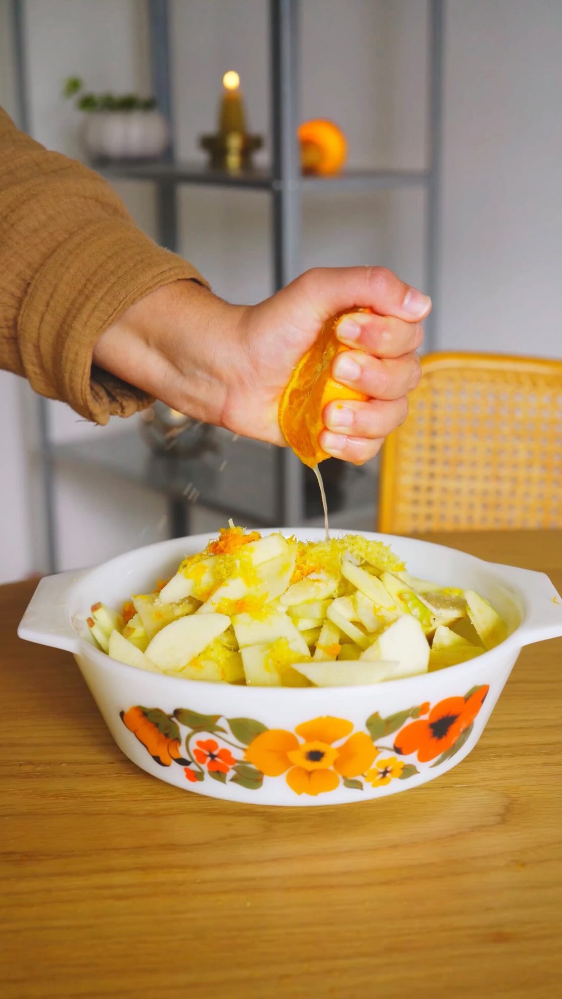Vegan Caramel Apple Crumb Bars 🍁🍯
Comment “apple” to have the recipe messaged to you 😌
#applecrumble #crumbbars #fallrecipes #vegandesserts