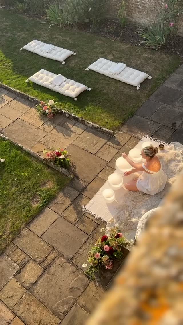 Last weekend I welcomed a group of wonderful Women, both creatives and wellness facilitators into my home for a retreat unlike any other. ☁️
Each woman was given the space to share her gifts in a space where she was truly appreciated. This was either by preparing delicious food, leading a movement class or a hosting a creative workshop. Together we wove the most magical weekend of connection, creativity and inspiration ~ which we’re all still absolutely gushing over in the group chat! 🥹
Since the weekend was such a success, I’ve created a dedicated page to help gather other female creatives & facilitators that have an offering they’d also love to share at future ‘The Offering’ retreats. If that’s you, give @theofferingretreat a follow! I’d love to connect! 🫶🏼
P.s thank you @_loverblooms for capturing me warming up the bowls before our Sound Ceremony as the sun was setting 🤍