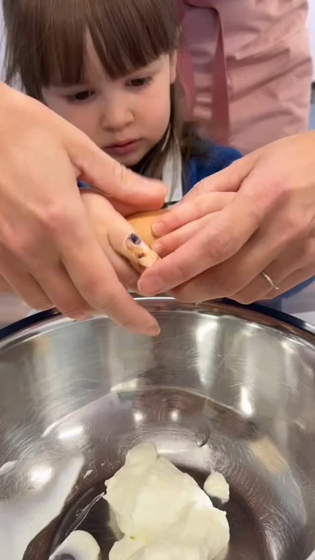 This week, we made a yummy snack that preschoolers in France frequently make and love: a simple French yogurt cake! We practiced zesting oranges with our @tovlajr safety gloves, cracked lots of eggs, worked hard to scoop and measure yogurt, and happily ate the results!