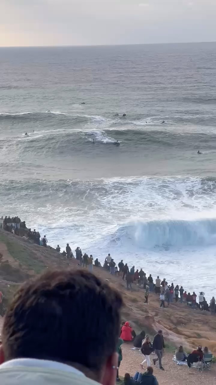 Winter is here and that means one thing: big wave season in Nazaré! 🔥🌊
This week, we got to watch some incredible big wave surfers taking on some of the most iconic waves on the planet.
Onda Coliving is just a 45-minute drive from Nazaré, and when the conditions align, we love organising trips for our guests to experience the magic of Nazaré firsthand. ✨
Is seeing the biggest waves in the world on your bucket list? Let us know in the comments!
#nazare #bigwaves #nazarelighthouse #bigwavesurfing #triptonazare #portugal #exploreportugal #traveltoportugal