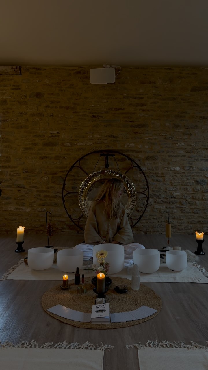 A little glimpse into our beautiful Sunday Sound Ceremony at @berryfarmcotswolds last weekend. It felt so healing to hold space for you all again now that I’m finally feeling back to myself. I feel so blessed that these gatherings attract such kind, open-hearted souls and always take extra care when creating our sacred space to ensure you feel comfortable from the moment you walk in.
I absolutely love guiding you through these Ceremonies and sharing a warm moment over herbal tea in our cosy little sound sanctuary afterwards. Creating spaces for gentle connection, calm conversation and soft socialising is a huge part of why I continue to host these events.
Our next gathering is on Sunday 18th May and I’ll be holding just one Sound Ceremony this time (4pm - 5:30pm). Once it’s sold out, the next won’t be until July so if you’d like to join us you can reserve your spot through my website or the link in my bio. ✶
#soundhealing #soundbath #soundbathmeditation #meditation #cotswoldslife #cirencester #thecotswolds