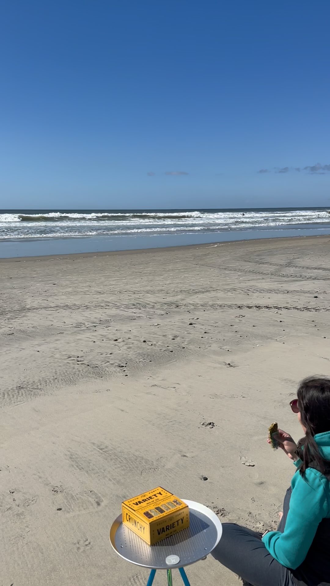 Nothing hits quite like sunshine, sea breeze, and a snack that actually fuels your vibe 🌊☀️
Sitting here on this beautiful San Diego beach, soaking in every salty breeze and bite of my vegan @south40snacks bar—clean ingredients, plant-powered energy, and zero guilt.
It’s moments like these that remind me: healthy eating doesn’t have to be complicated. Get outside, nourish your body, and really enjoy your life. ✨
...
#South40Snacks #VeganFuel #BeachVibes #HealthyLiving #OutdoorEats #SanDiegoDays #PlantBasedPower #NatureHeals #HarmonyInTheWild