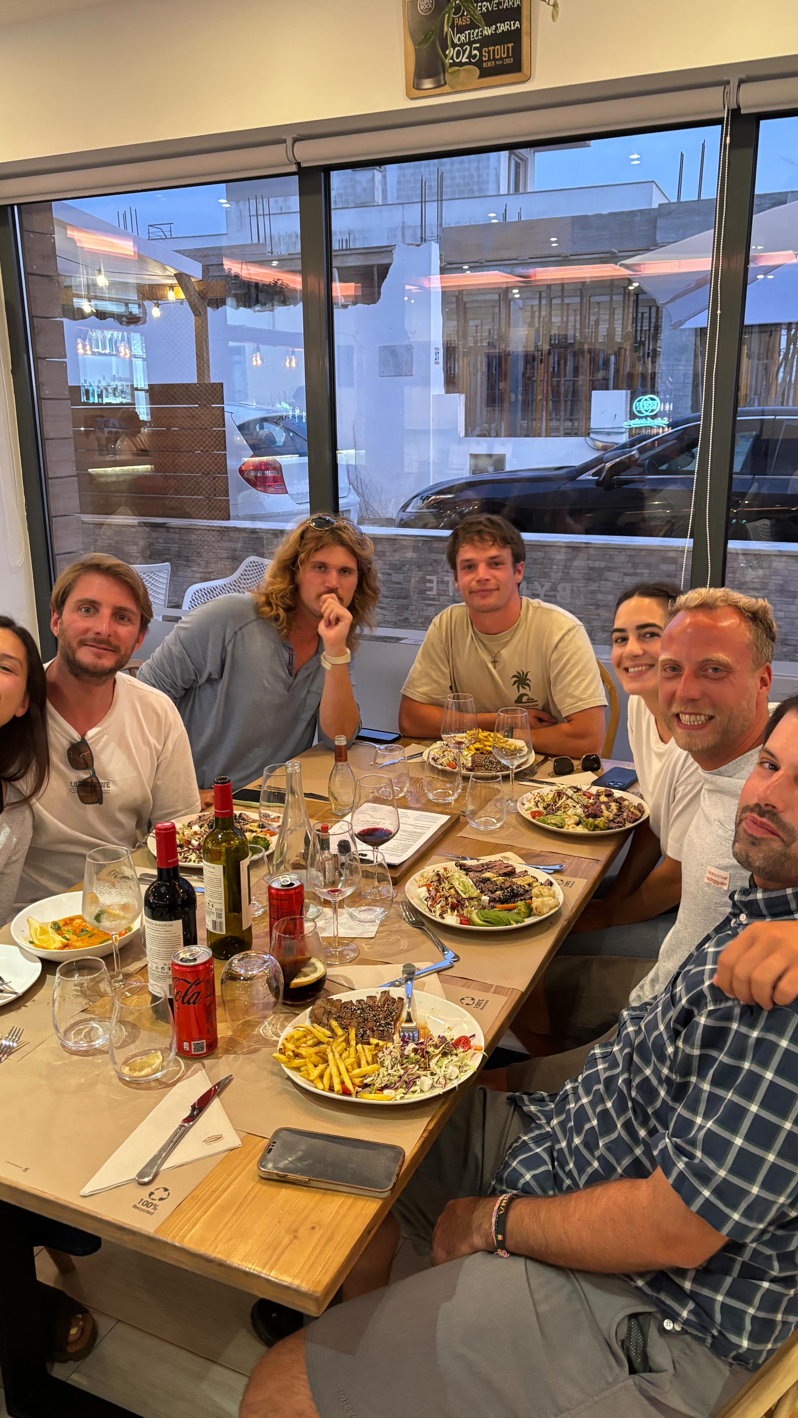 Summer weekend well spent in Baleal, Peniche ☀️🌊
Good food, great friends, surfskate sessions, waves, and a birthday party to top it all off! 🎉
Join us to surf, connect, celebrate and live the good life at Onda Coliving! 💛🌊
#workandsurf #beachhouse #coliving #workremotely #coworking #digitalnomadlife #communalliving #portugal #surfdestination #baleal #peniche