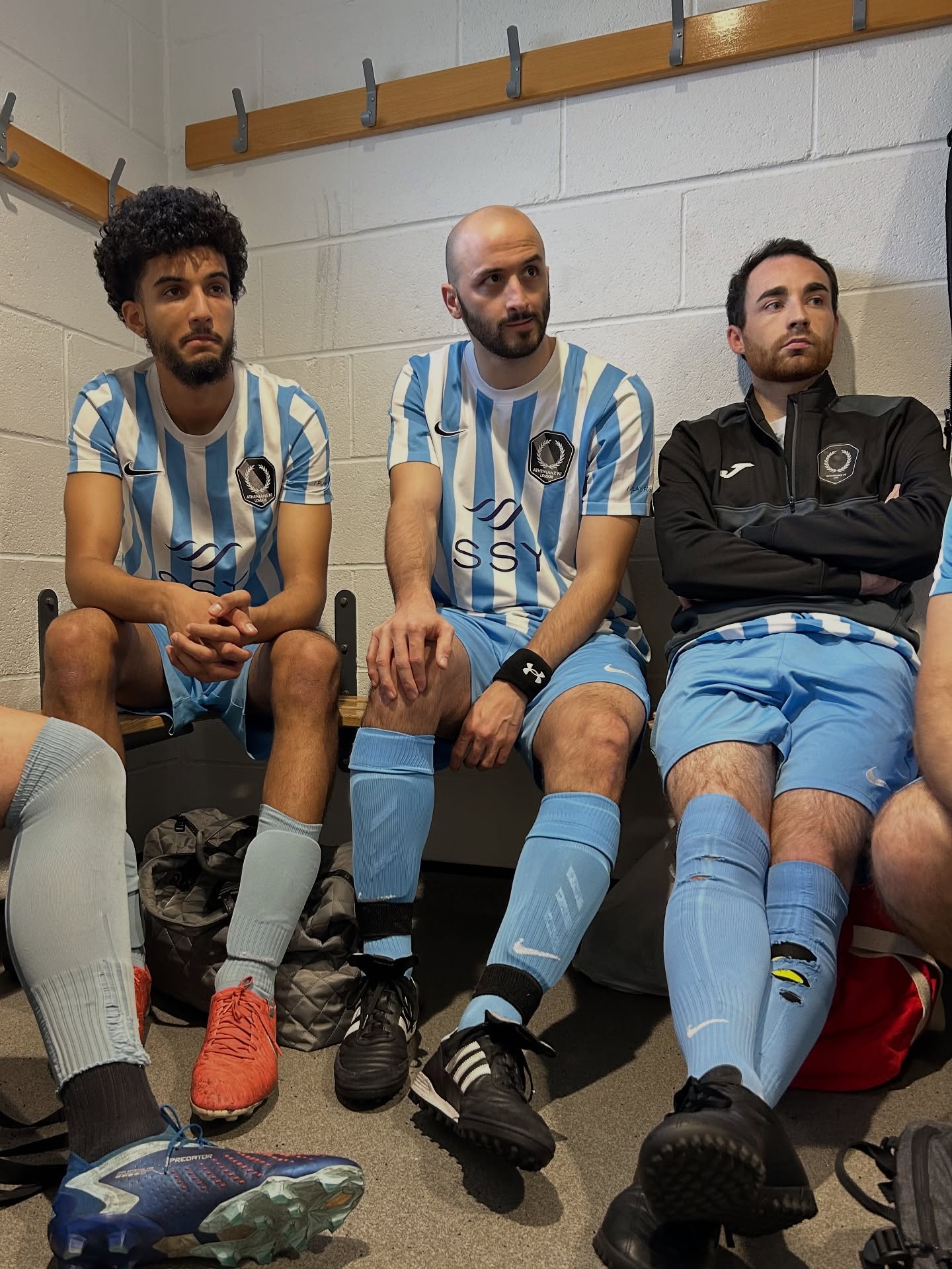 La concentración de sus ojos (2025)
Dirección: Athenians FC
Protagonists: @ababoff @filip.taliou @maxime__berthier @nicogiova98 @christian_bordin
#atheniansfc #oneteam #londonfootball #londonfa #football #amateurfootball #weareathenians #sports #highlights #footballtraining #footballhighlights #footballedits #soccer #footballplayers #footballvideos #footballskills #footballlove #footballnews #footballplayer #family #ballers