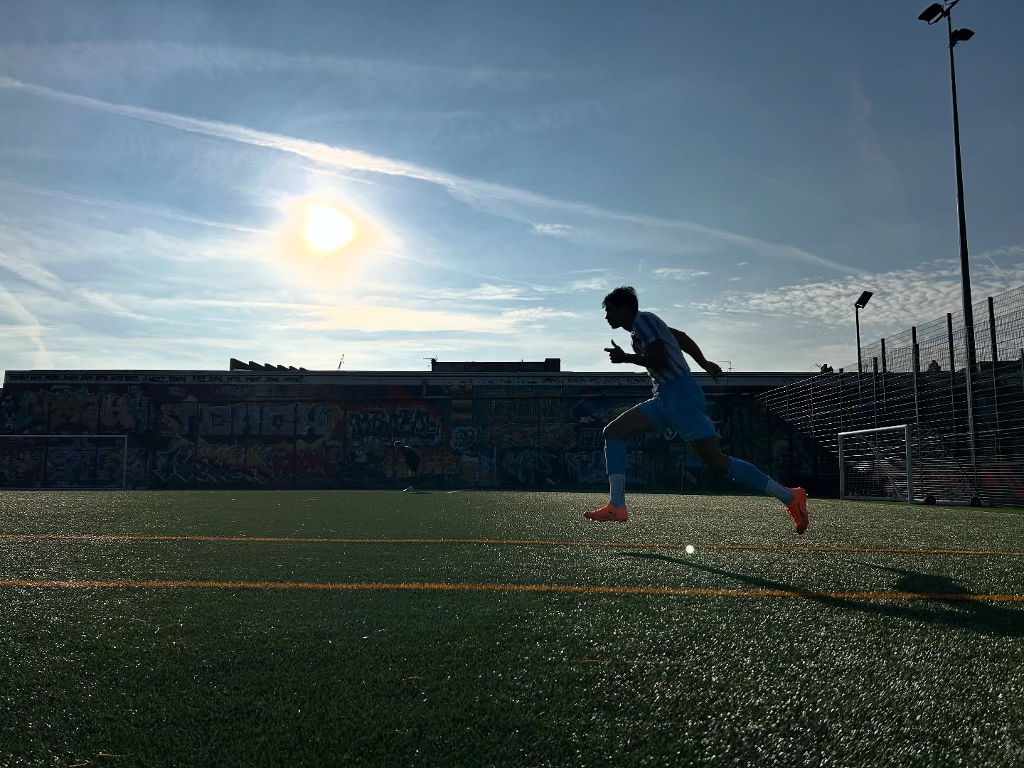 Fly or run? Catch me if you can! ⚽️ ⚽️
#atheniansfc #oneteam #londonfootball #londonfa #football #amateurfootball #weareathenians #sports #highlights #footballtraining #footballhighlights #footballedits #soccer #footballplayers #footballvideos #footballskills #footballlove #footballnews #footballplayer #family #ballers