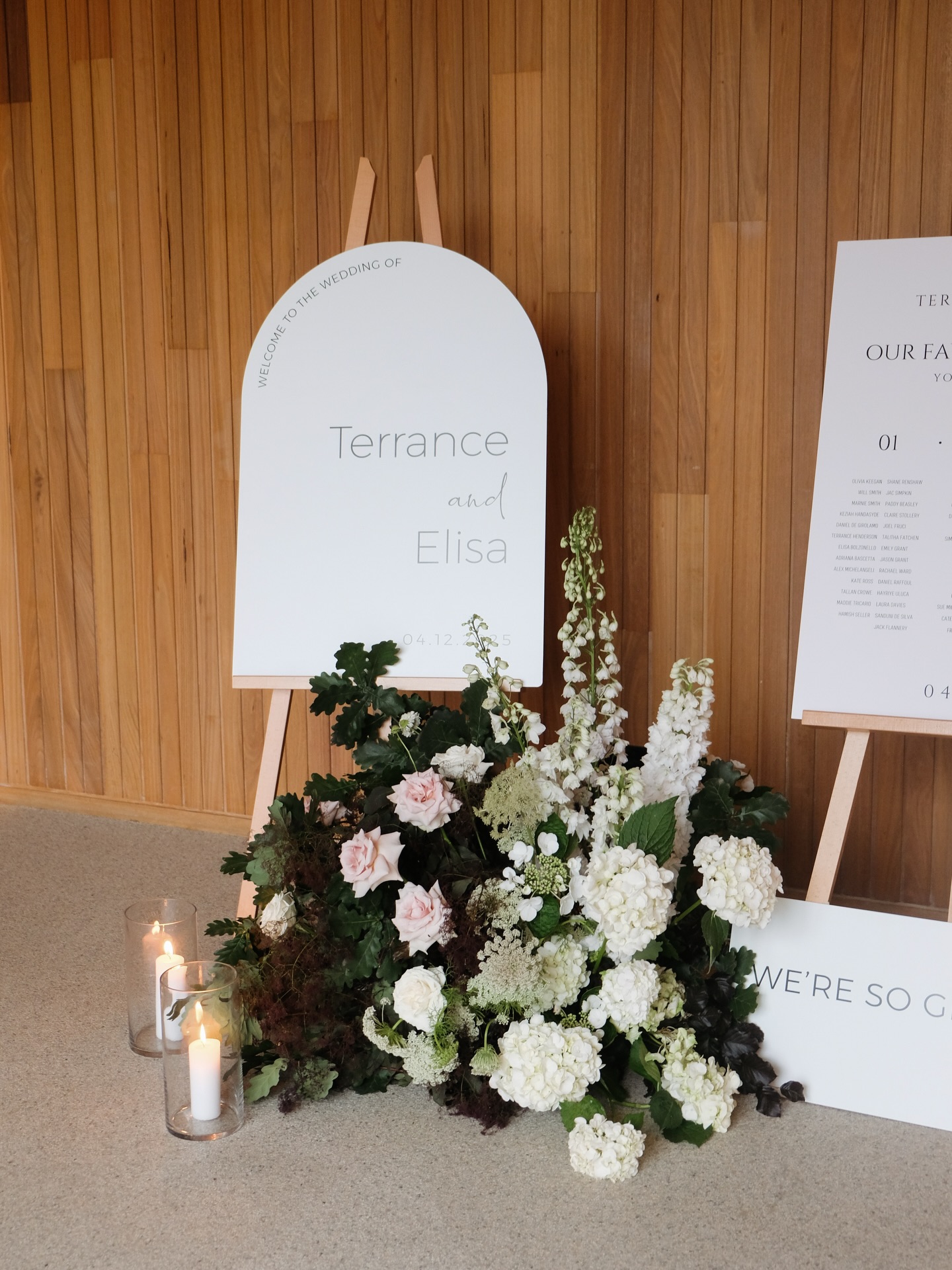 : wedding reception flowers from Elisa and Terrance at @harrietthubertestate 🤍
Understated, minimal and timeless — florals that quietly elevate the space.
Swipe to the end for a glimpse of the much-loved long table reception setup ✨