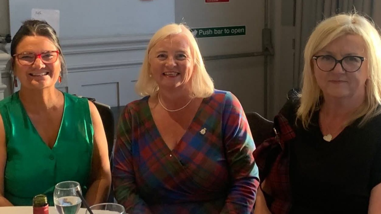 It was a true privilege to join the Army Widows’ Association for their AGM dinner on Friday. It was a very special opportunity to meet so many of the remarkable members of the Association who have given so much for our country and support each other with so much warmth, humour and friendship.
@armywidows